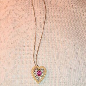 GORGEOUS PINK HEART SHAPED WHITE PEARL NECKLACE WITH AN 8" SILVER PLATED CHAIN